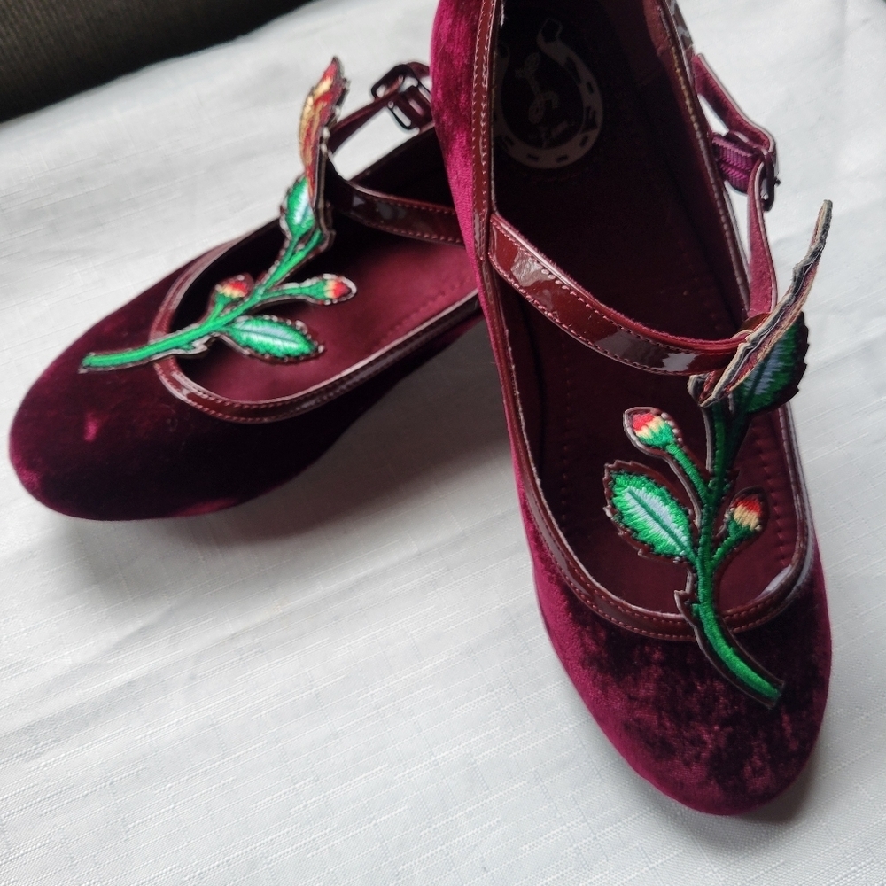 Miss L Fire Floral  Velvet Embroidered  Burgundy Mary Jane Shoes Size 6.5